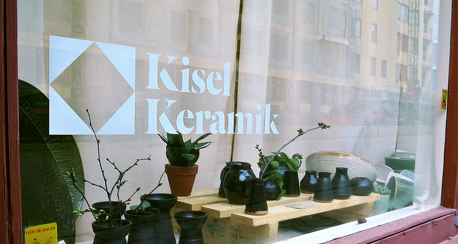 Kisel Keramik window display
